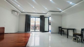 Cho thuê CHDV 6tr mới tinh ban công full đồ rộng 45m2 