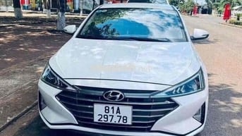 Hyundai Elantra 2021 Trắng 60126 km