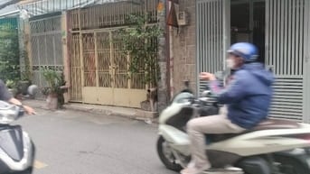 Nhà MT bán, chính chủ quận tân bình