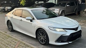 Toyota Camry 2.5Q 2022 Trắng 23.000 km
