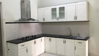 Nhà cho thuê Làng Đại Học B .Phuớc Kiển ,Dt: 5,5x16, 3lầu. Giá:15tr/th