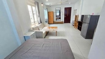 Chính chủ cho Thuê CHDV Cửa sổ lớn - Trung tâm Quận 1
