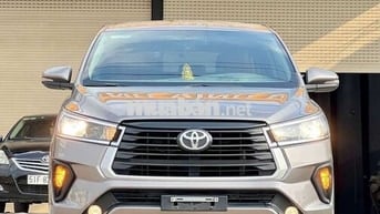 Toyota Innova 2.0E MT 2023 Xám 7 chỗ Số sàn