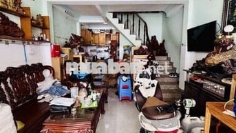 Nhà Tốt Tán Thắng, 40m2, 5 tầng giá 5,x tỷ