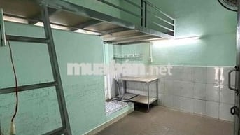 phòng có gác đối diện bến xe miền đông