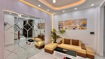 Bán Nhà Phố Cổ, Thọ Lão, Hai Bà Trưng 30m, 5 tầng, mt 4m, giá 8.6 tỷ.