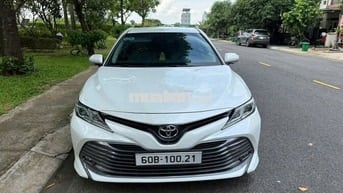 Toyota Camry 2.0G 2021 Trắng ngọc trai, 9 hãng