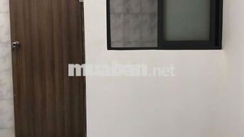 Phòng 15m2- nội thất cơ bản- cửa sổ lớn- tầng trệt- 4,1 tr/th