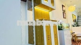 CHÍNH CHỦ BÁN NHÀ 2 TẦNG TRẦN CAO VÂN GẦN BIỂN SÁT CHỔ ĐỂ Ô TÔ