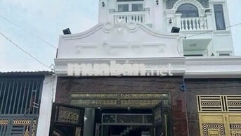 Cho thuê nhà 3 lầu mới đẹp mặt đường ht17 phường Hiệp Thành Q12