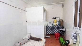 phòng trị 15m2 có máy lạnh  giờ giấc tự do