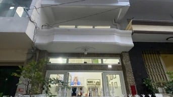 Hẻm Ba Tháng Hai,3 Tầng,3PN,gần khu chung cư Hoà Bình,an ninh, sạch sẽ