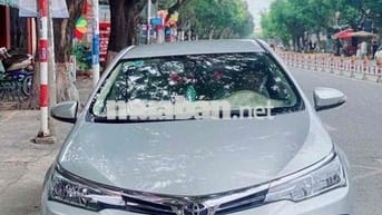 Cần ban Toyota Corolla Altis Bạc Tự động 62.000 km