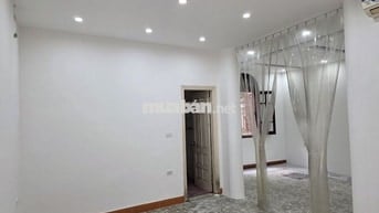 Văn phòng mặt đường/ngõ lớn tại số 46, Phố Quan Nhân, 8.8 triệu, 50m2