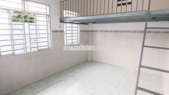 Phòng có gác giá rẻ ở Lê Văn Khương gần CVPMQT, ĐH Nguyễn Tất Thành