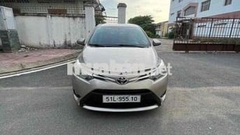 Toyota Vios Vàng cát Việt Nam