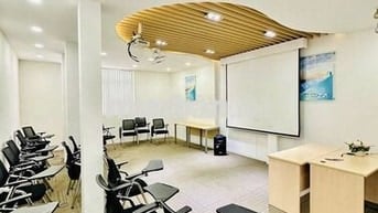 Bán nhà 4lau mặt tiền Phạm Hùng,quận 8,5.5x17m,thuê 40tr/th,KD tốt