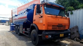 Bán một xe ôtô chuyên dùng dung tích chở 18.000 lít. Đời 2015 xe Kamaz