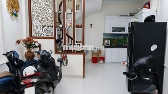 Cho thuê nhà nguyên căn tại 447 Phạm Văn Đồng