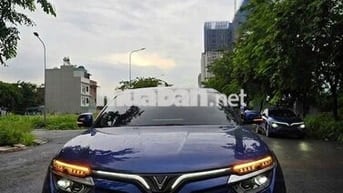 VinFast VF8 Bản S 2024 Xanh 14.000 km