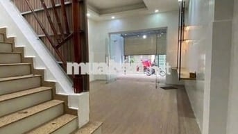 CHO THUÊ NHÀ MẶT TIỀN :  NGUYỄN ĐÌNH CHÍNH, PHƯỜNG 15, QUẬN PHÚ NHUẬN 