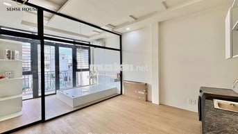 🆕 STUDIO MỚI XÂY 100% – BAN CÔNG KÍNH SIÊU THOÁNG