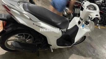 Honda Vision Trắng Xăng