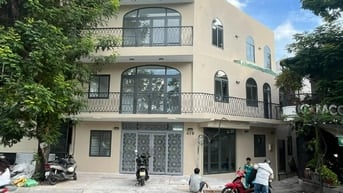 Chính chủ Cho thuê nguyên căn nhà Mặt tiền 459 Hoàng Sa, Quận 3