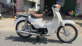 Honda Cub Trắng