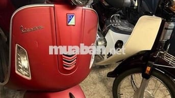 Piaggio Vespa GTS Nhập khẩu màu Đỏ