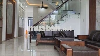 Nhà phố 2 lầu trệt  kế BigC go Dĩ An, Trần Hưng Đạo, Dĩ An, Bình Dương
