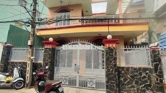 NHÀ NGAY CHỢ TAM HÀ, SÂN RỘNG ĐẬU 10 XE MÁY, 4PN, NGANG 8 DÀI 16