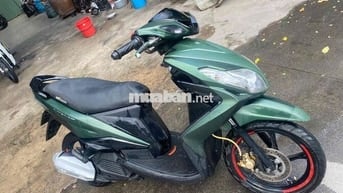 Yamaha Luvias 2023 màu Đỏ đen