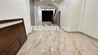 Nhà Phúc Lợi 80m², 4 tầng, sân ô tô, 3PN, gần Vinhomes Riverside, 10tr