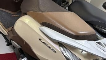 Xe Lead vàng kem chinh chủ alo nhanh