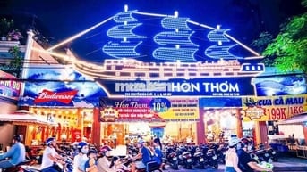 cho thuê mặt bằng diện tích lớn khu sầm uất 