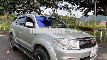 Toyota Fortuner 2009 Số sàn Máy dầu Bạc