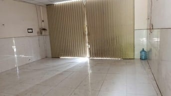 NHÀ CẤP 4 1tr 1 gác rộng rãi ngã 4 bình phước chợ đầu mối hẻm xe tải