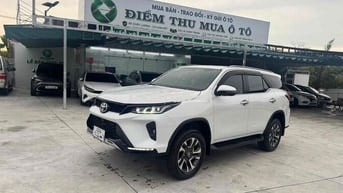 Toyota Fortuner Legender 2021 2.4 AT 4x2 Trắng
