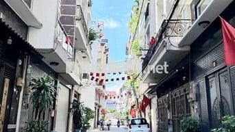 NHÀ ĐẸP Ở NGAY- HẺM XE HƠI THÔNG-PHƯỜNG 15- TÂN BÌNH- DT 4X14- 5 TẦNG