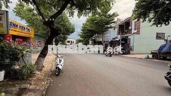 nhà mặt tiền kinh doanh 2 căn 2 tầng riêng biệt