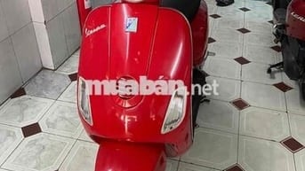 Piaggio Vespa Đỏ 150 nhập mới tinh