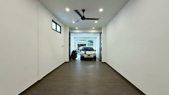 nhà mặt tiền 3,5x17 NGUYỄN ĐÌNH CHIỀU. XE HƠI ĐẬU TRONG NHÀ