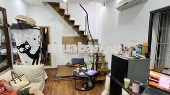 Bán căn hộ TT Kim Mã, sân rộng, 28/70m, 2 ngủ 2wc đầy đủ NT ở ngay