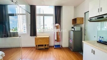 Cho thuê căn hộ ở quận 10, ngay phòng xoay dân chủ, tòa nhà Viettel