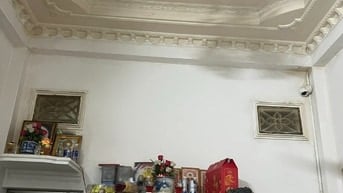 nhà mặt tiền, 1 tệt 1 gác 4 phòng ngủ, 5 tỷ 750 tr, Thủ Đức, đông dân