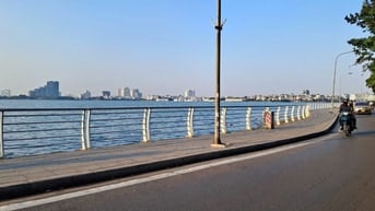 Bán Gấp Nhà Võng Thị Lô Góc 26 Tỷ 80 m2 , 7 Tầng Thang Máy  