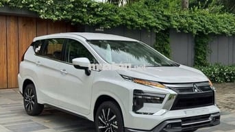 Mitsubishi Xpander 7 chỗ trắng