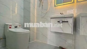 PHÒNG 19M2- NỘI THẤT CƠ BẢN- MÁY LẠNH- KỆ BẾP- TỦ LẠNH- NGAY UEH