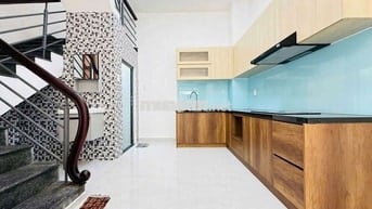 HH gửi mg dẫn dùm Nhà hẻm xe hơi thông Phan Huy Ích 3 lầu mới xây